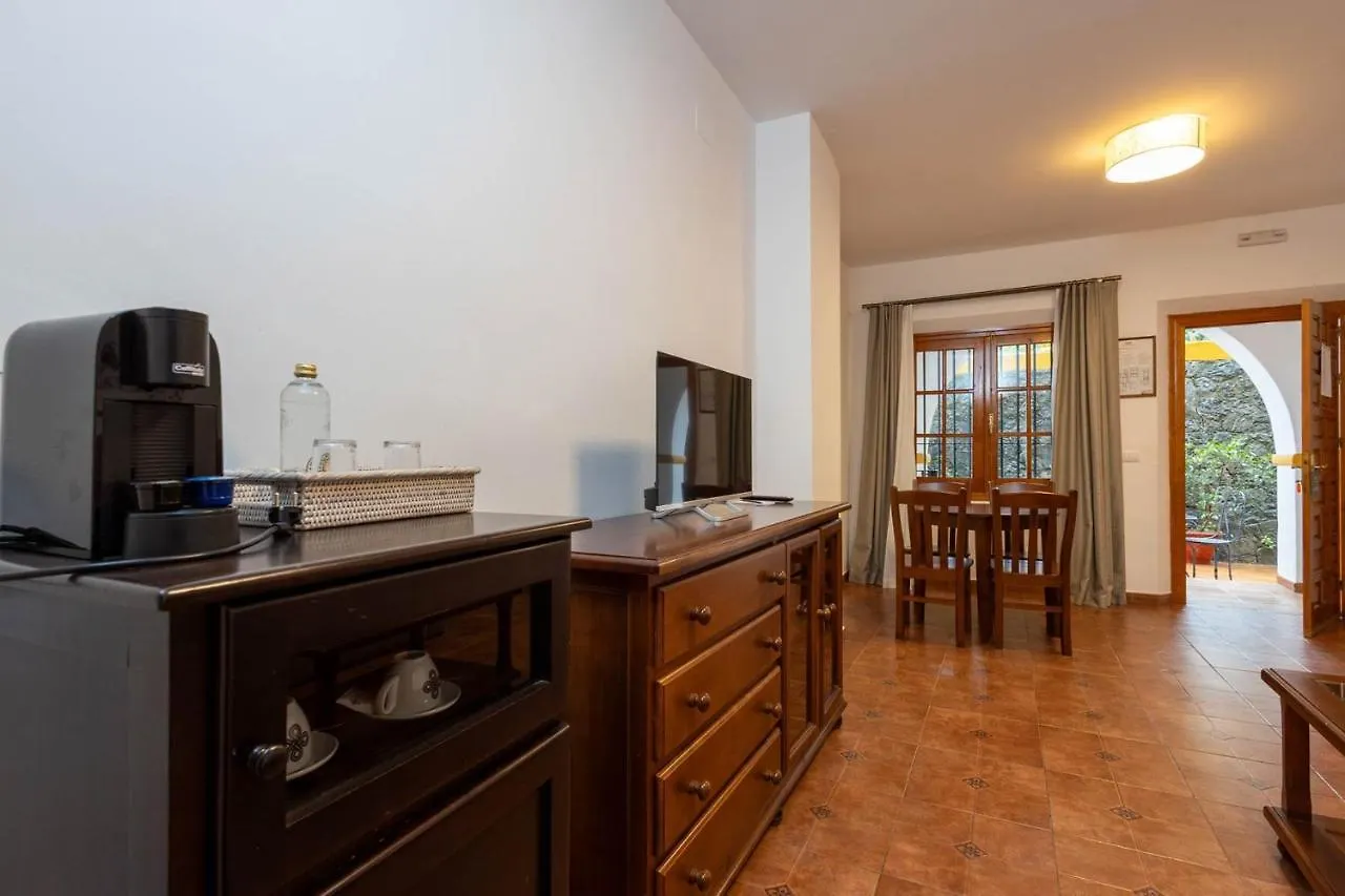 **  Hotel Tugasa Las Truchas البوسكي إسبانيا